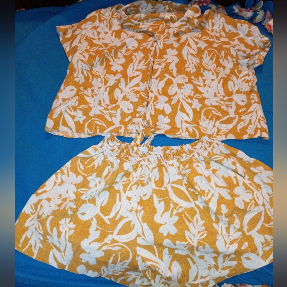 Ava & Viv Floral Mustard and White Set